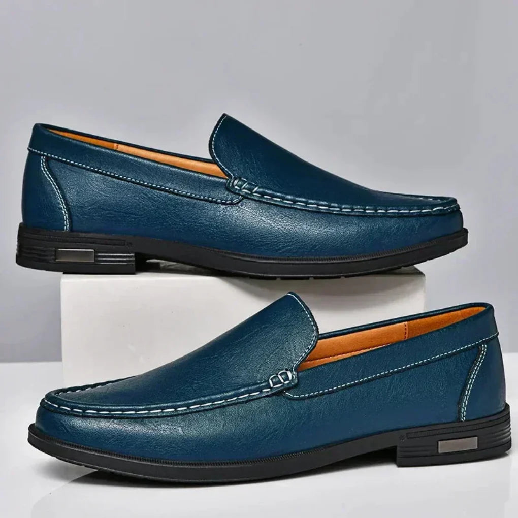 Mocassini slip-on in pelle cuciti a mano