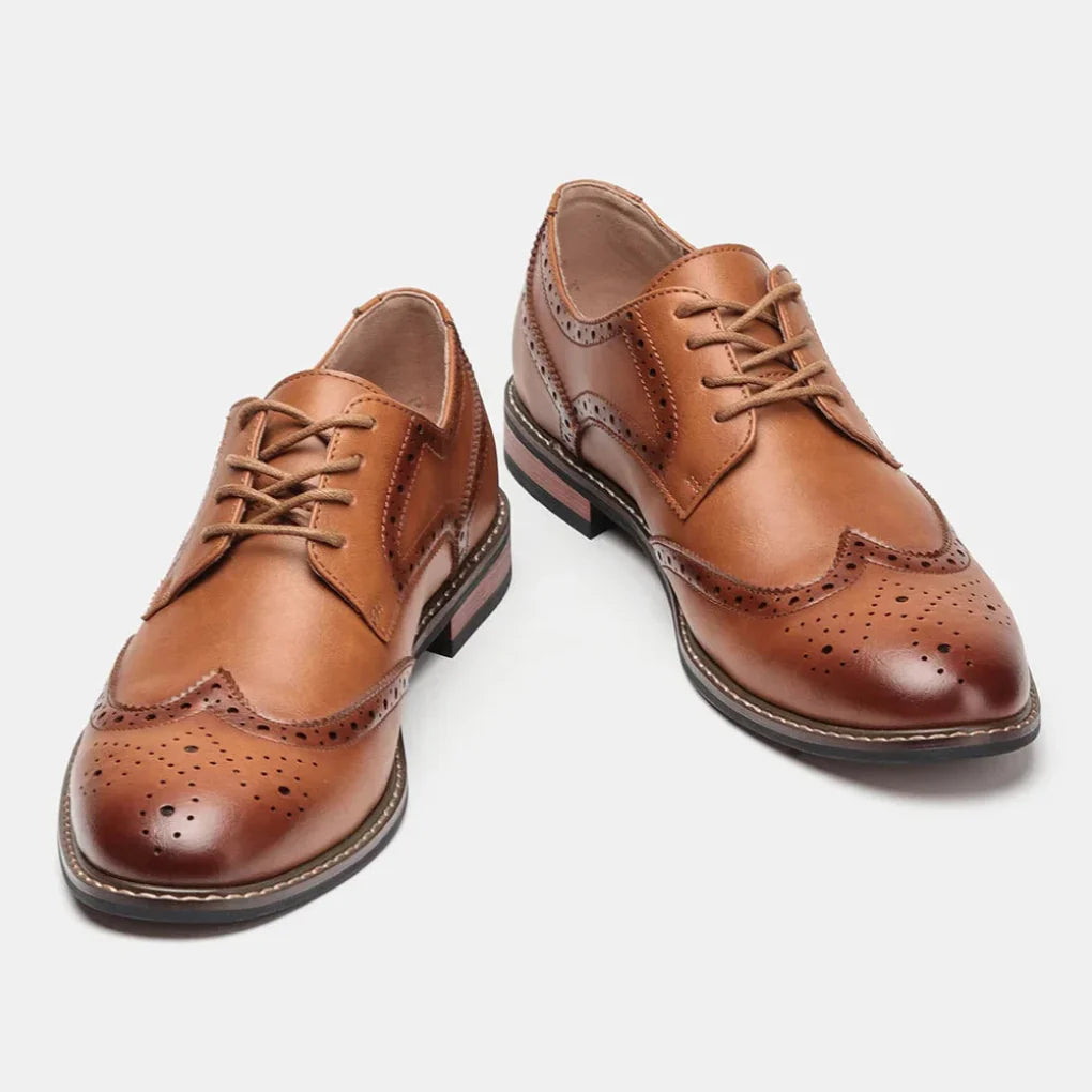 Scarpe stringate Oxford in pelle con punta a coda di rondine