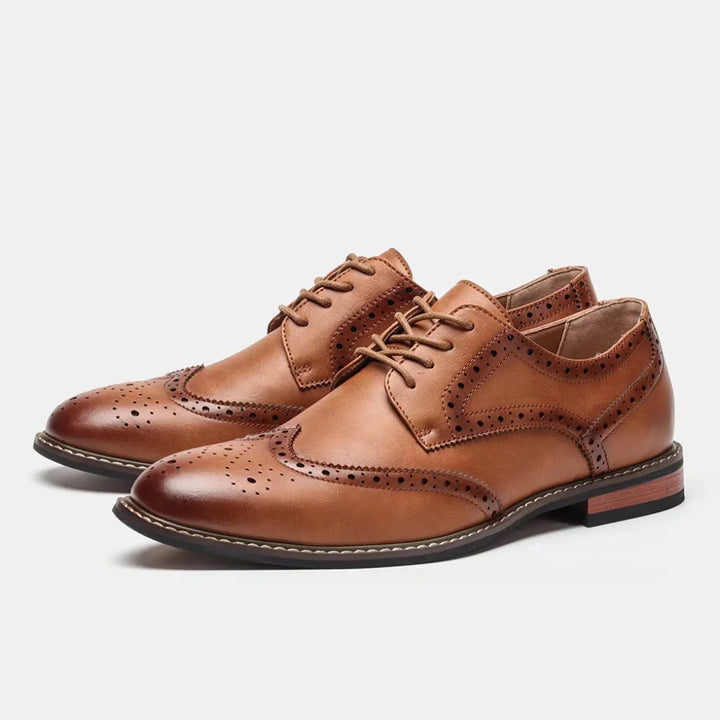 Scarpe stringate Oxford in pelle con punta a coda di rondine