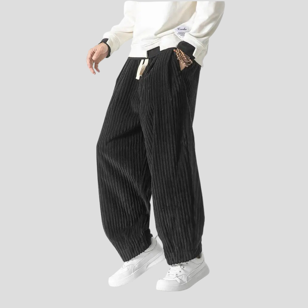 Pantaloni larghi e dritti da uomo