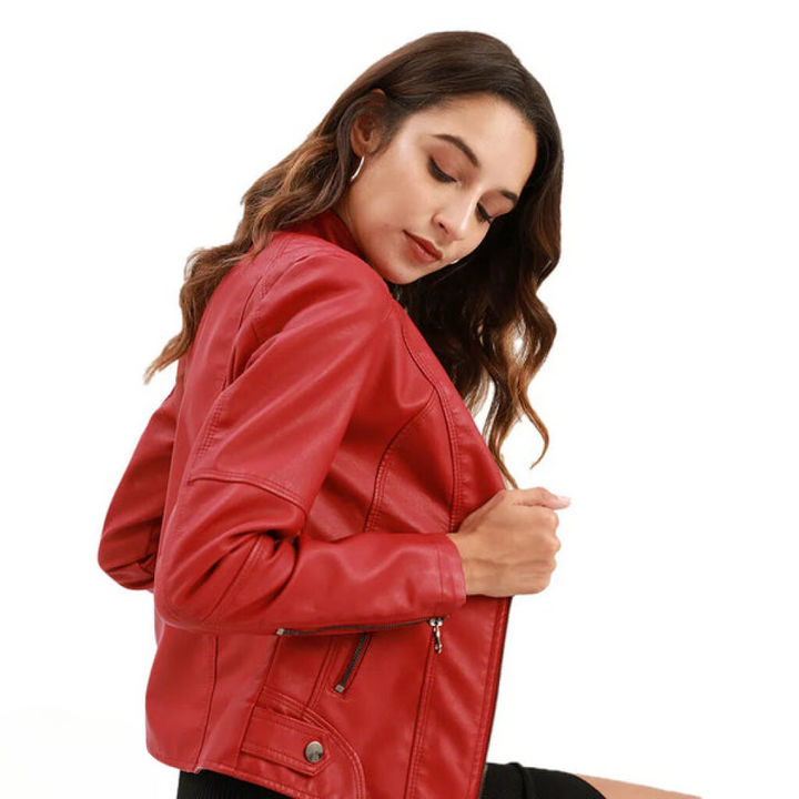 Giacca in Pelle da Donna: Eleganza e Stile per Ogni Occasione
