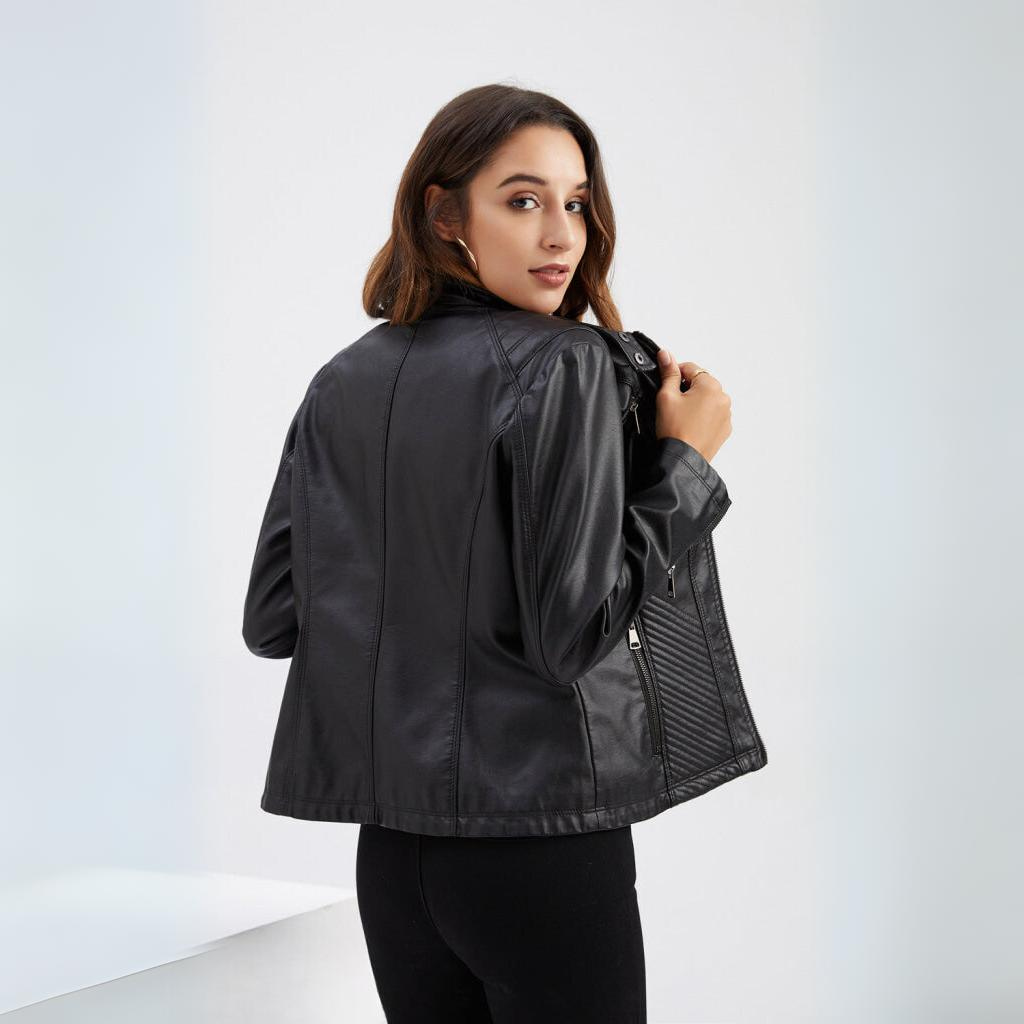 Giacca in Pelle da Donna: Eleganza e Stile per Ogni Occasione