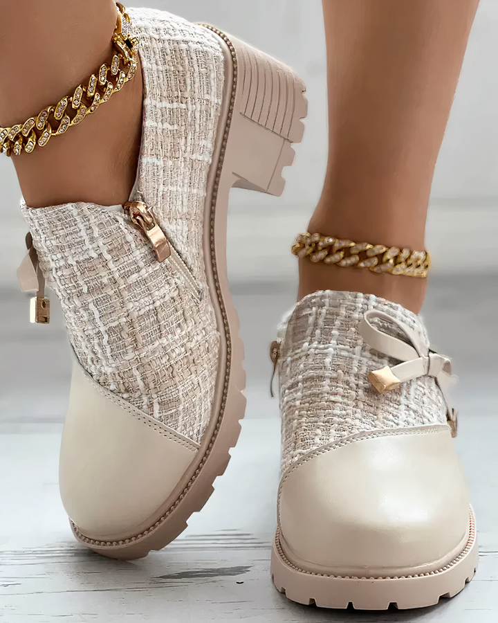 Scarpe con tacco alto e dettagli in pizzo