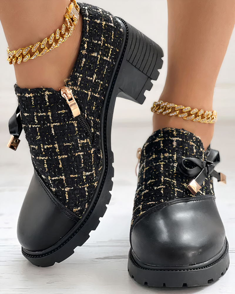 Scarpe con tacco alto e dettagli in pizzo