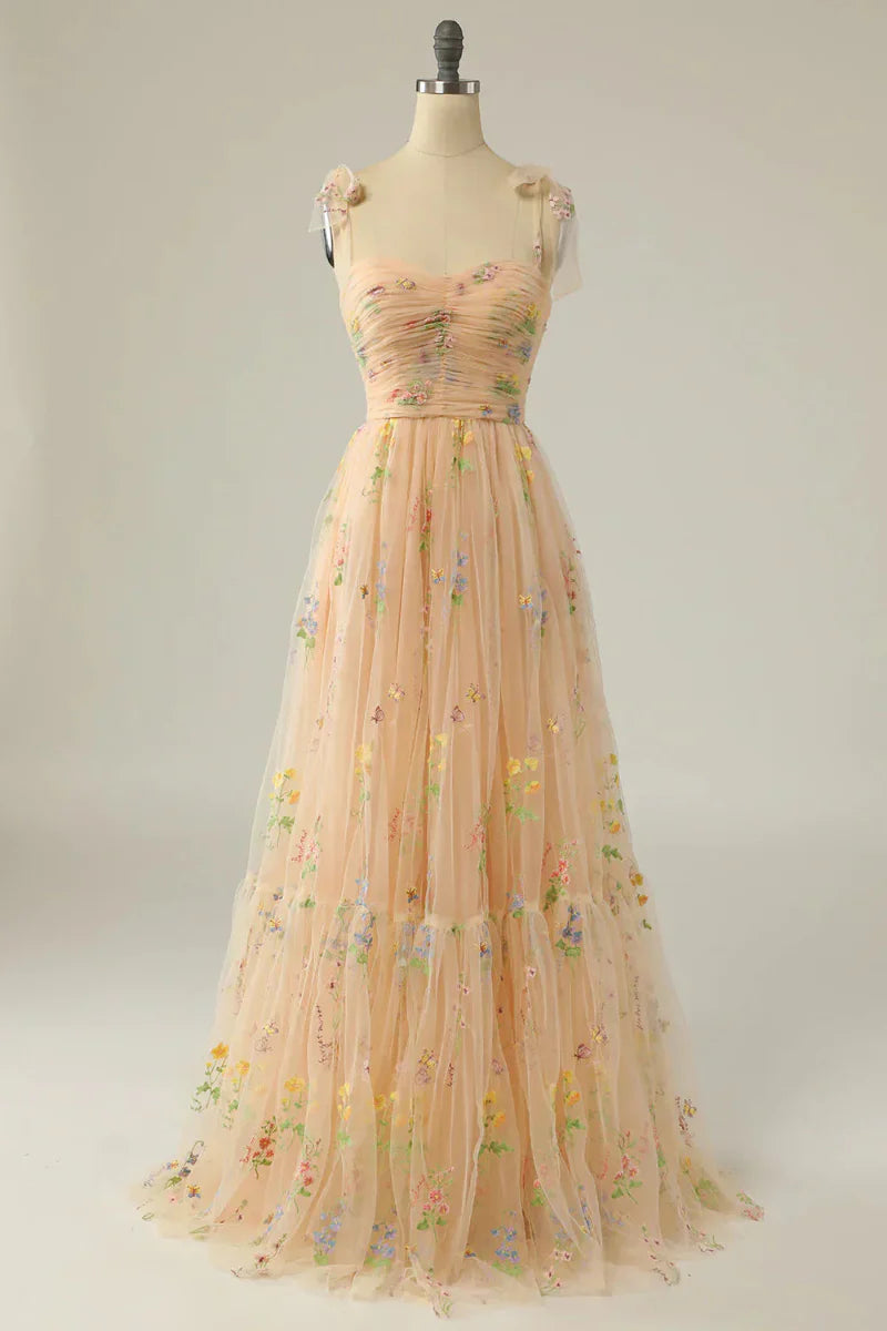 Abito da ballo in tulle ricamato