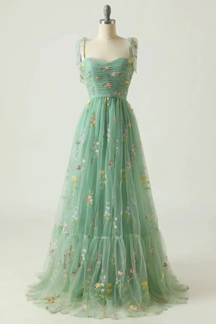 Abito da ballo in tulle ricamato