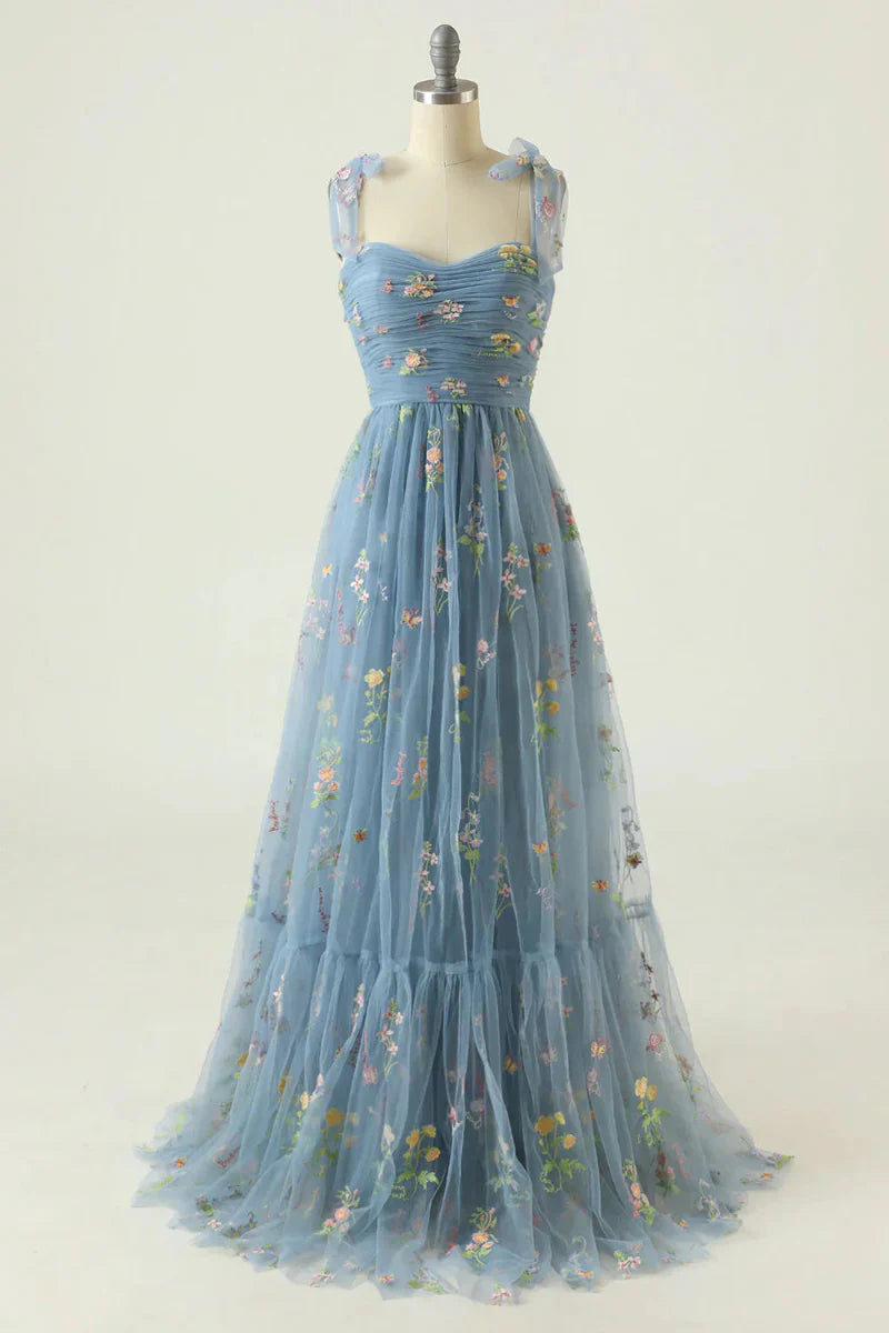 Abito da ballo in tulle ricamato