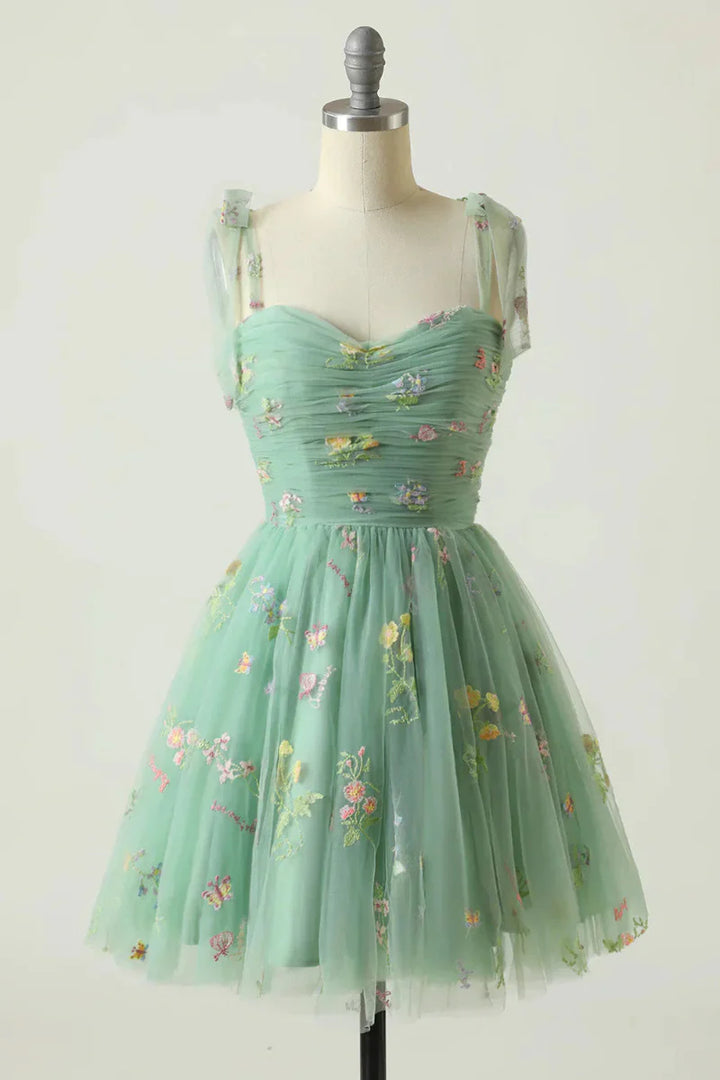 Abito da ballo in tulle ricamato