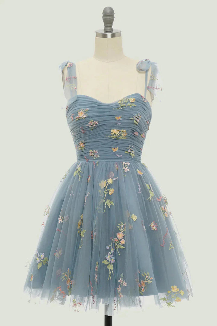 Abito da ballo in tulle ricamato