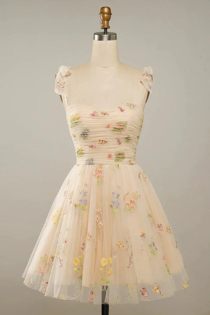 Abito da ballo in tulle ricamato