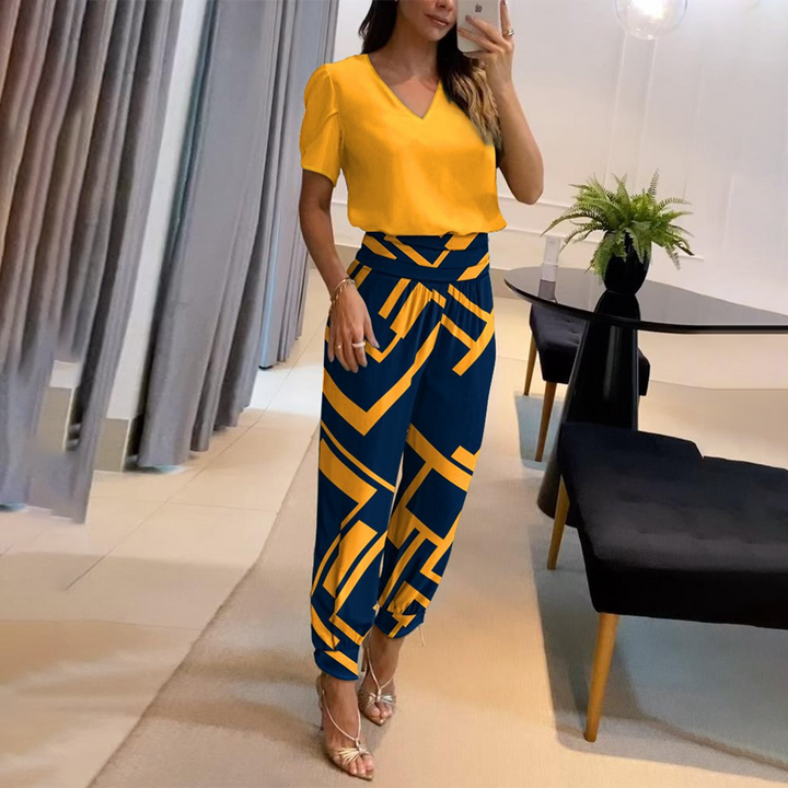 Tuta chic stampata alla moda per le donne