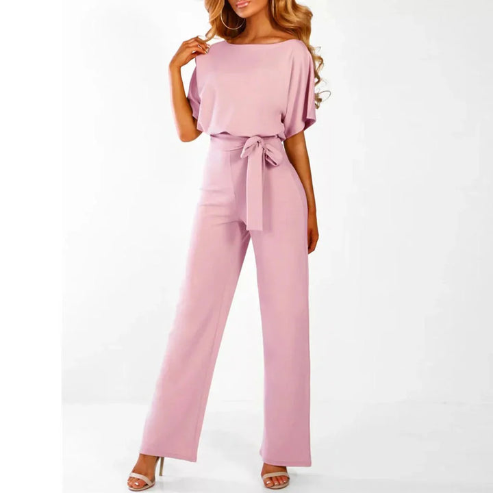 Tuta elegante da donna con vita sottile