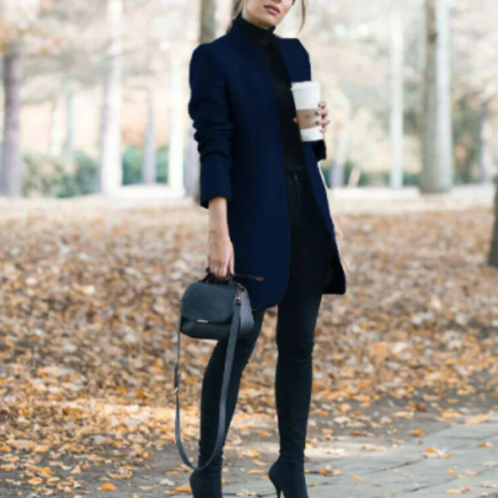 Cappotto invernale da donna con collo alto