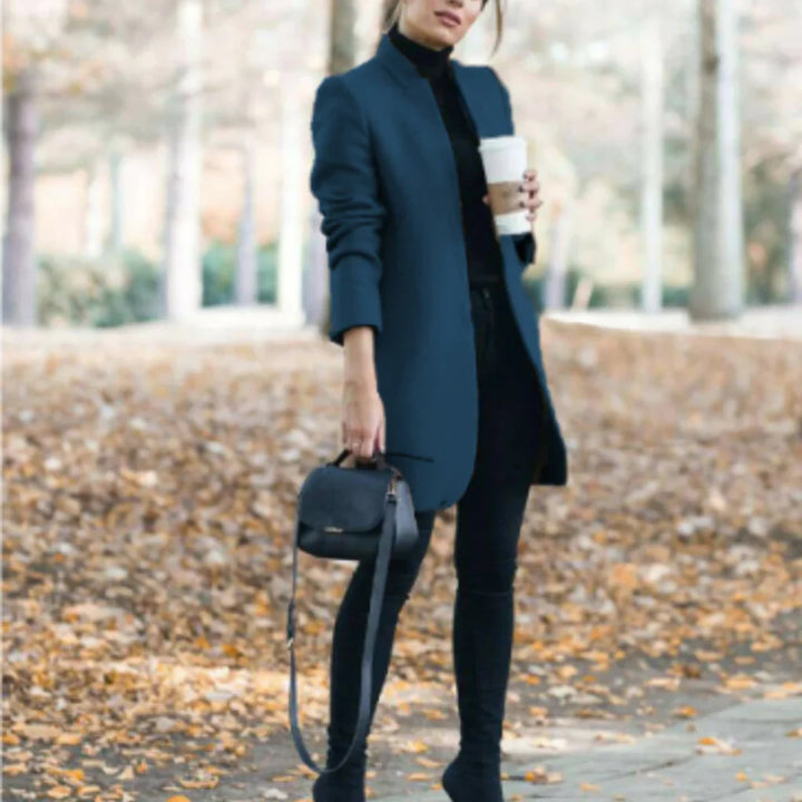 Cappotto invernale da donna con collo alto
