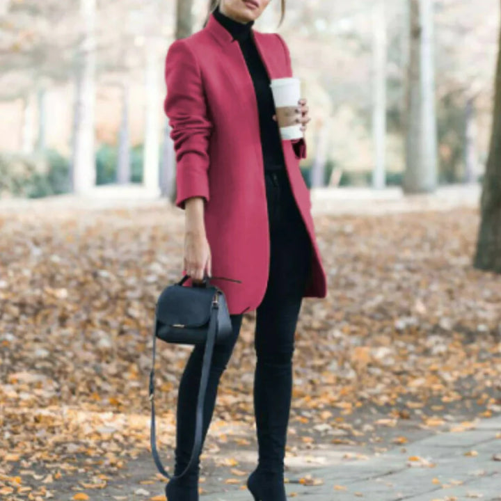 Cappotto invernale da donna con collo alto