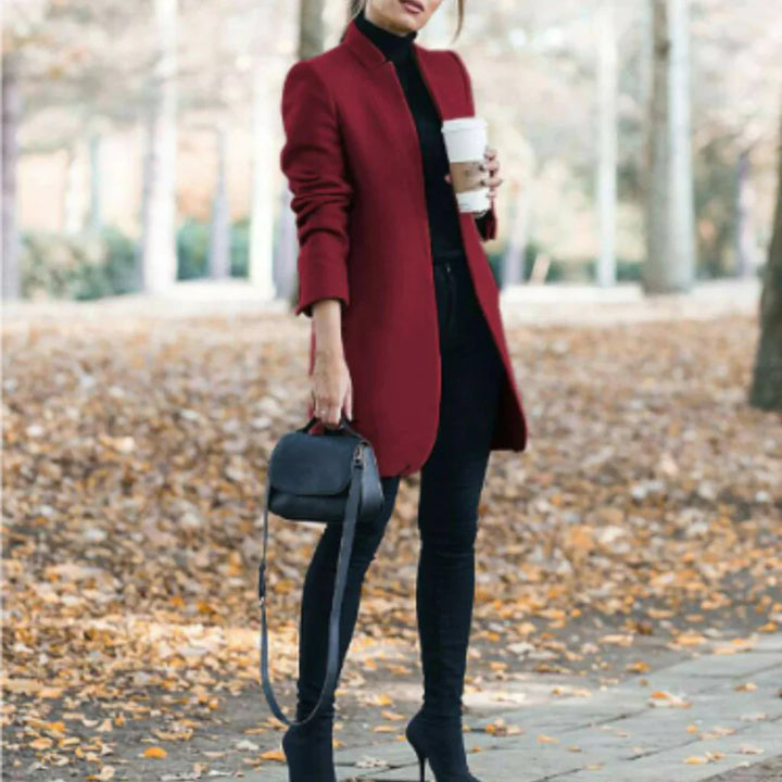 Cappotto invernale da donna con collo alto