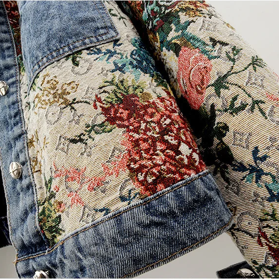 Giacca in denim floreale da donna