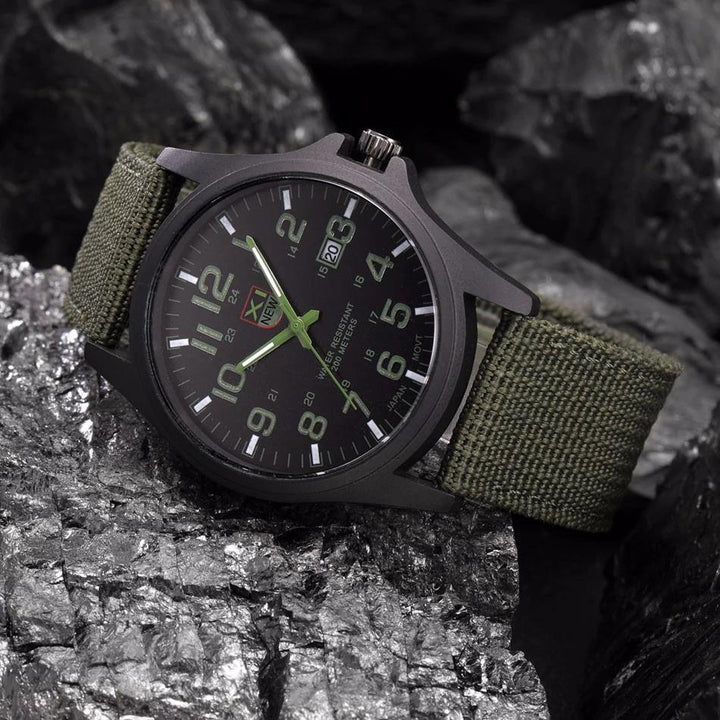 Robusto orologio di stile militare