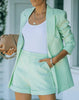 Ensemble blazer-corto chic per donne