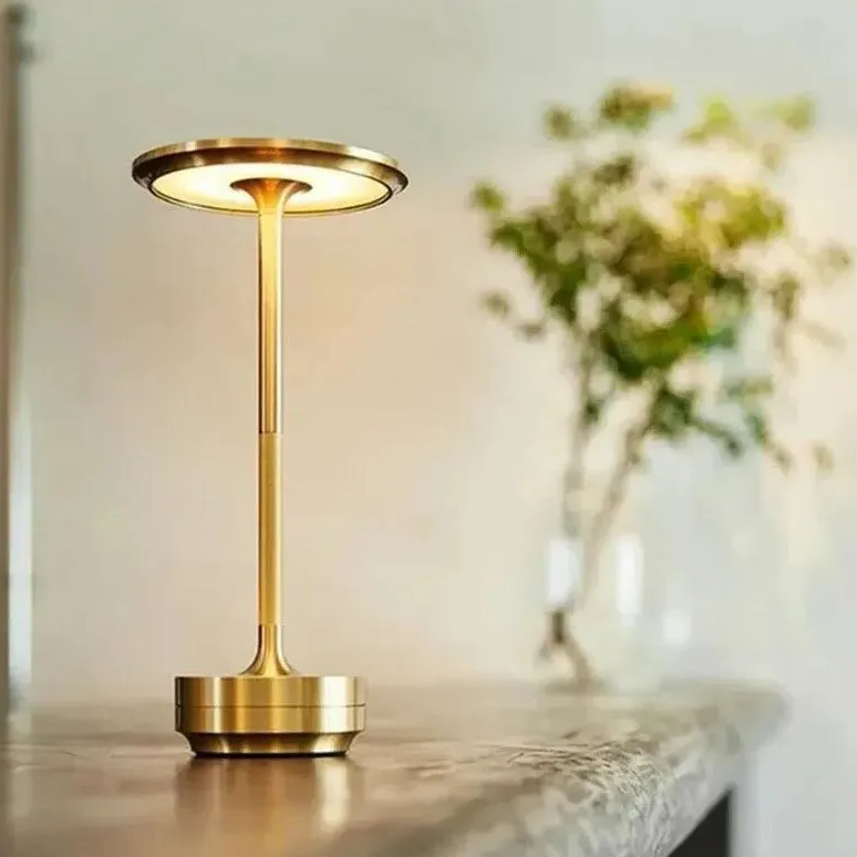 Lampada da tavolo wireless con ricarica semplice